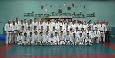 Les judokas posent pour la postérité - Cliquer pour agrandir... Les judokas posent pour la postérité